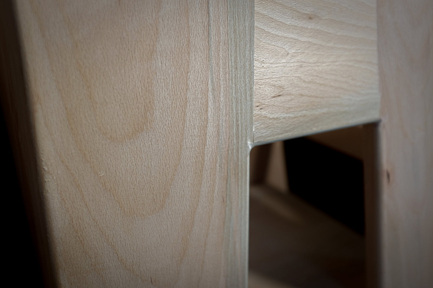 Montessori toddler tower step | Sous-chef stool | Learning Tower | Kitchen Helper | Beech hardwood.