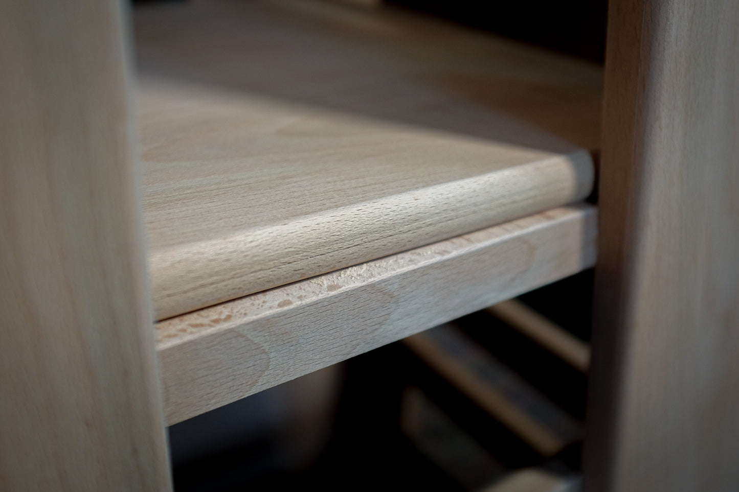 Montessori toddler tower step | Sous-chef stool | Learning Tower | Kitchen Helper | Beech hardwood.