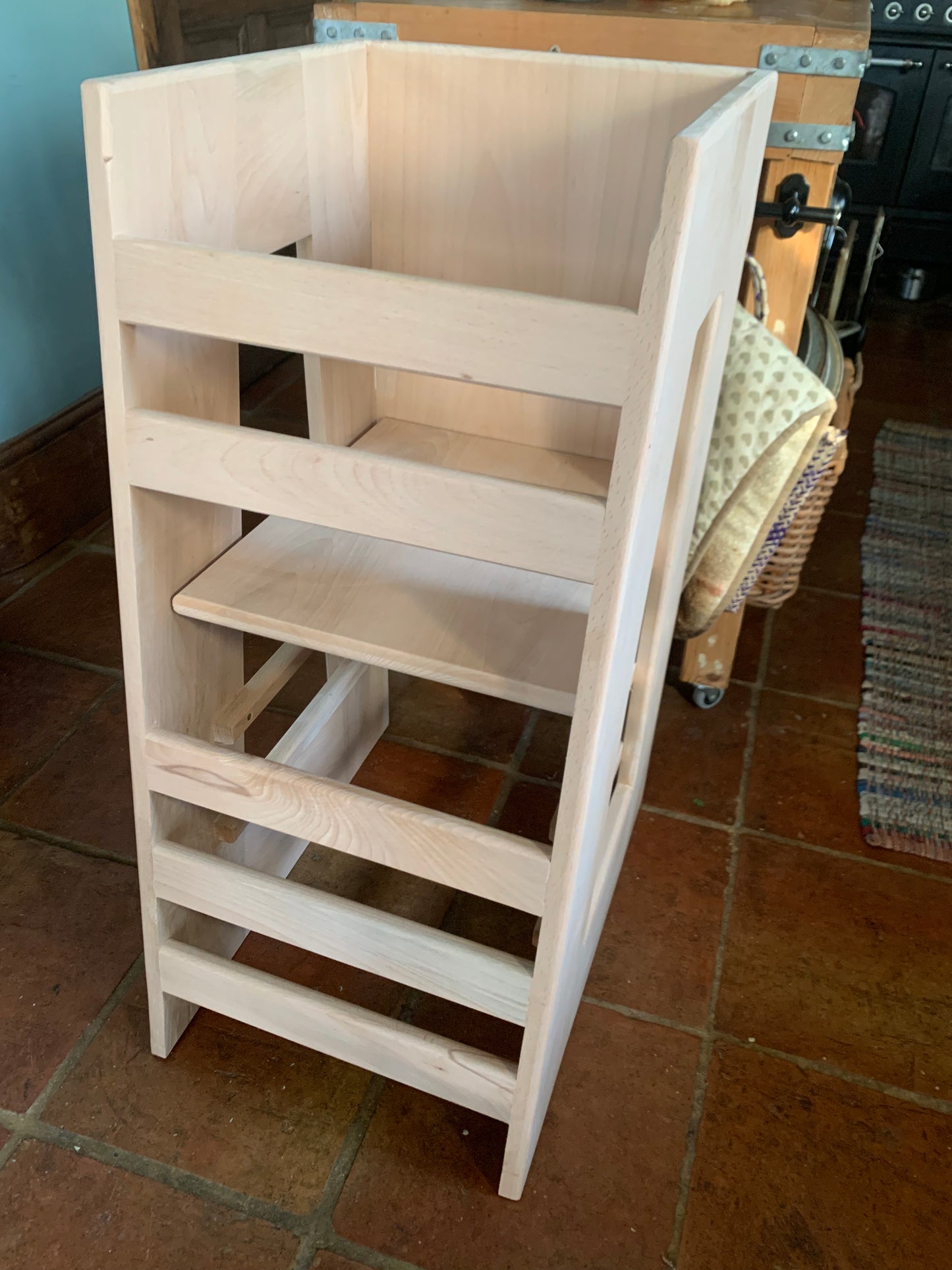 Montessori toddler tower step | Sous-chef stool | Learning Tower | Kitchen Helper | Beech hardwood.